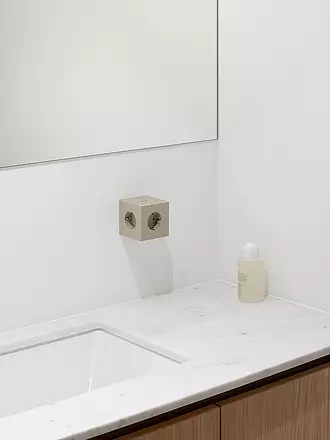 AVOLT | Regleta Square 2 F Rosa Antiguo | creme